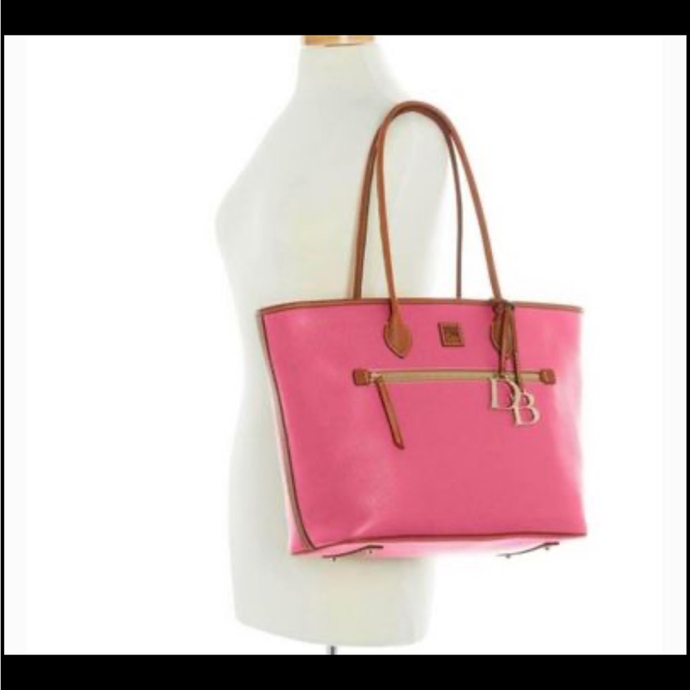 Dooney and Bourke Pebble Grain Large Tote Purse in Pink